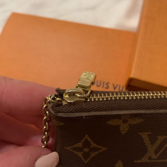 Authentic Louis Vuitton Monogram Key Pouch! - Picture 4 of 8